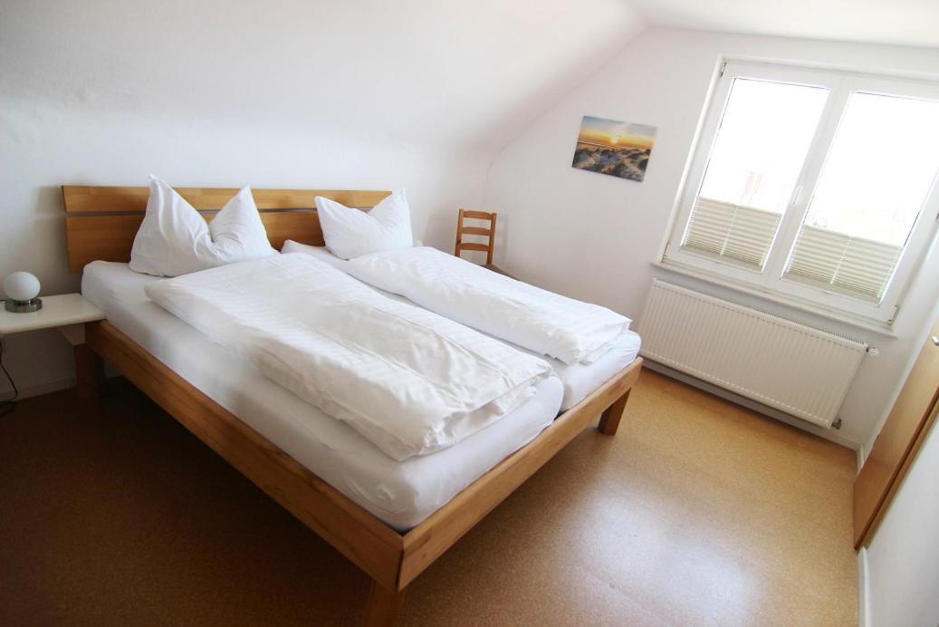 Haus Rena Am Suedstrand Borkum Bagian luar foto